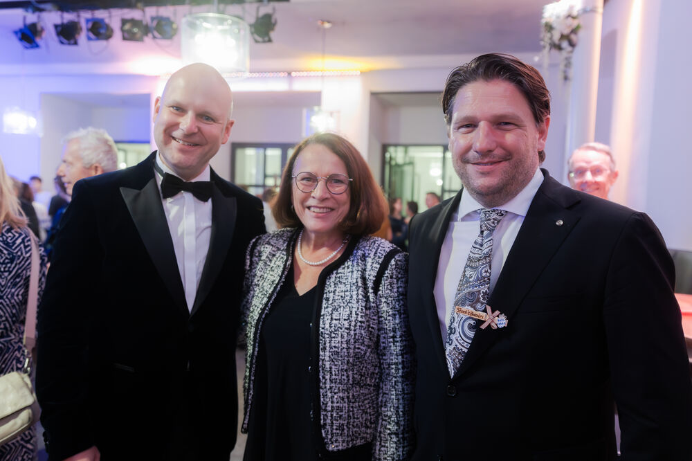 Intendant Sebastian Ritschel, Oberbürgermeisterin Gertrud Maltz-Schwarzfischer & Dr. Matthias Schloderer (Kaufmännischer Direktor)