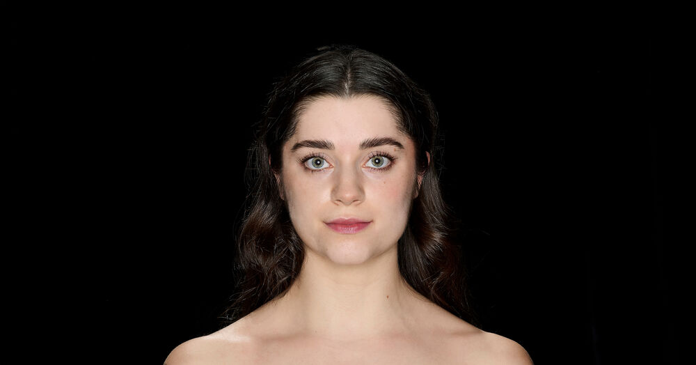 Portrait Bronte Mayo