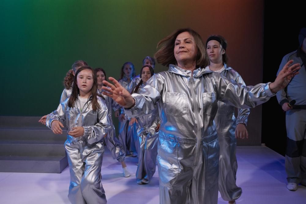 Stella Marie Meilhammer, Lucia Heindl, Fanny Kapinsky, Kathi Wied, Sabine Kübber, Ananda Wagner, Shokofeh Börtecene, Coco Marie Eichenseer, Peter Mario Kreuter