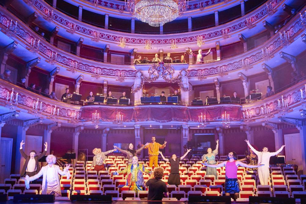 Gerhard Hermann, Guido Wachter, Joscha Eißen, Natascha Weigang, Hany Abdelzaher, Maximilian Herzogenrath, María Bayarri Pérez, Benedikt Eder, Juliana Sophie Pollack, Thomas Mehlhorn, Patrizia Häusermann, Katharina Solzbacher &amp; Mitglieder des Philharmonischen Orchester