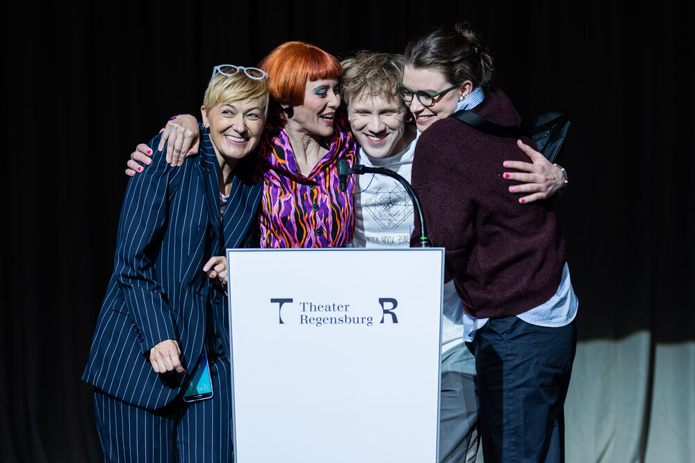 Katharina Solzbacher, Kathrin Berg, Jonas Julian Niemann &amp; Natascha Weigang